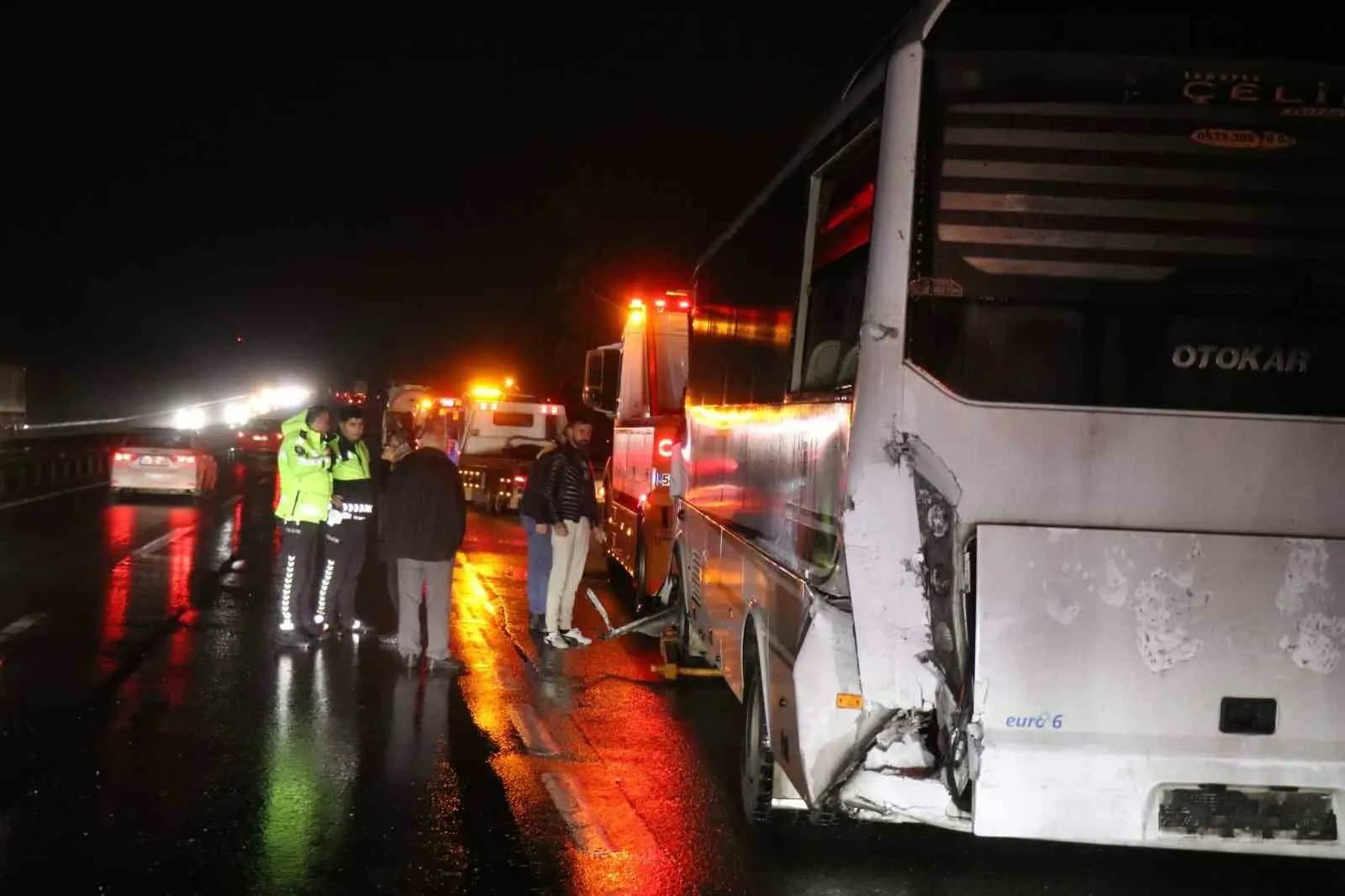 Sakarya’da D-650’de Zincirleme Kaza: 12 Yaralı - Galeri 1