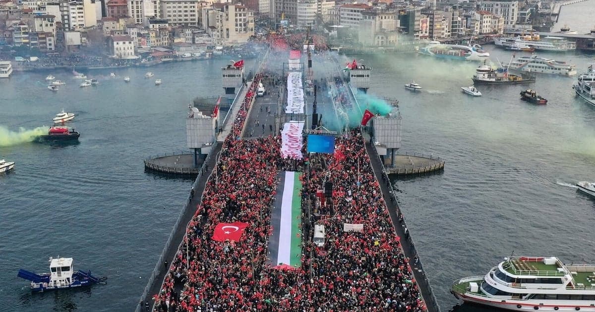 Yeni Yılın İlk Gününde Galata Köprüsü’nde Filistin’e Destek Buluşması - Galeri 2