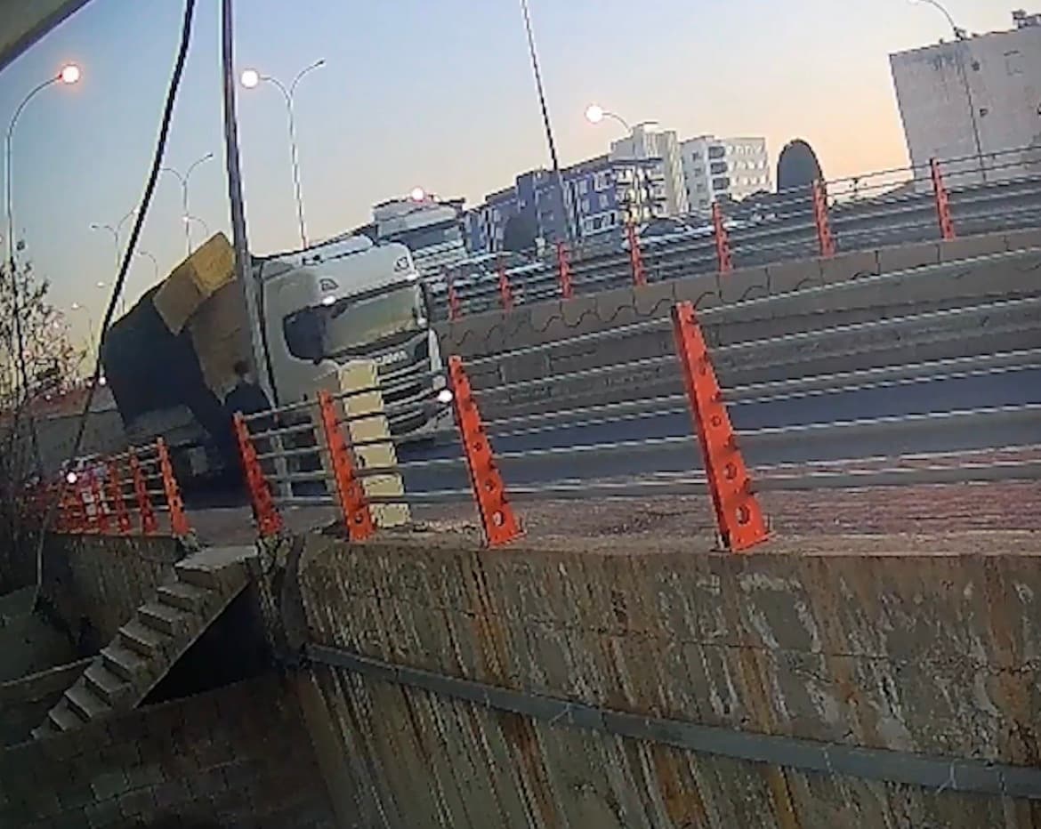 Şanlıurfa’da saman balyası faciası ucuz atlatıldı - Galeri 1