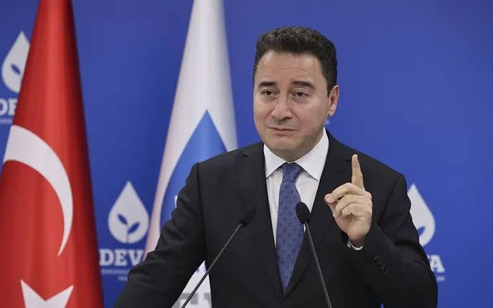 Babacan’dan Maliye’ye Sert Soru: “Bu Ne Perhiz, Bu Ne Lahana Turşusu?”