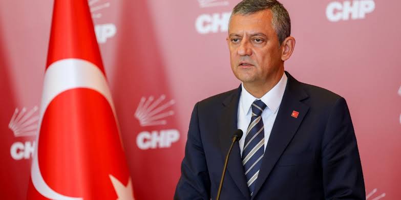 Özgür Özel: “CHP’ye Seçilmeden Girilemez”