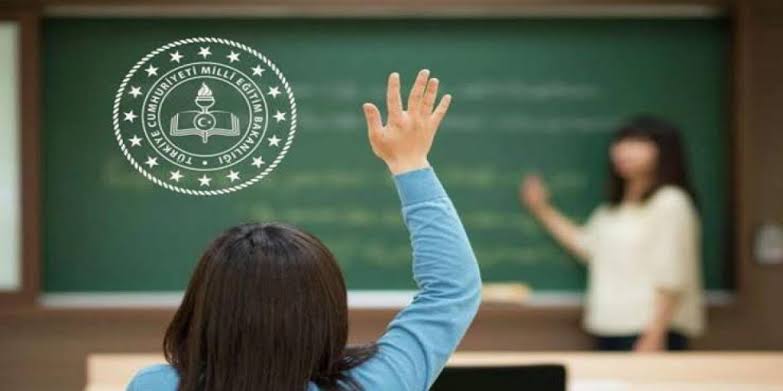 “Aynı Sınıfta, Aynı Sorumlulukla, Farklı Statüde”: Ücretli Öğretmenler Güvence Talebini Yükseltiyor