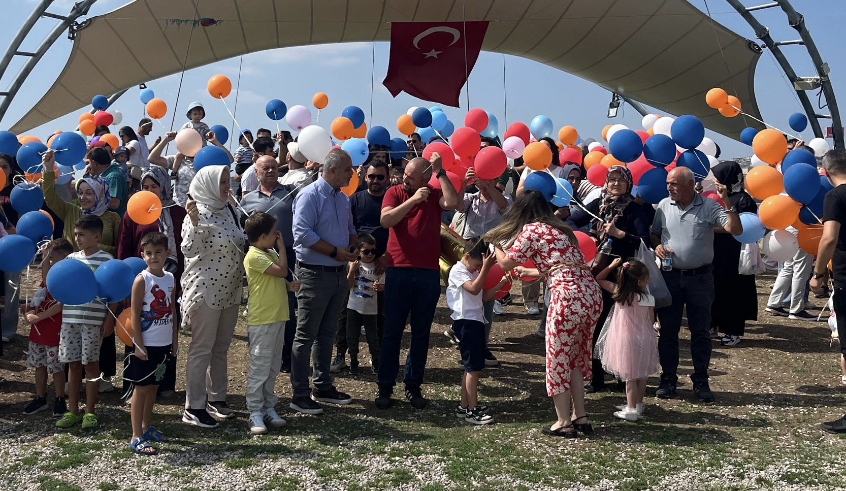 Kocaeli’de Umut Yükseldi: Kağan İçin Gökyüzüne Balonlar Bırakıldı