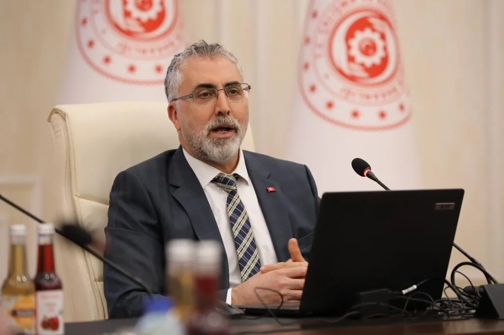 Bakan Işıkhan’dan Asgari Ücret Açıklaması: “Reel Olarak %242 Artış Sağladık”