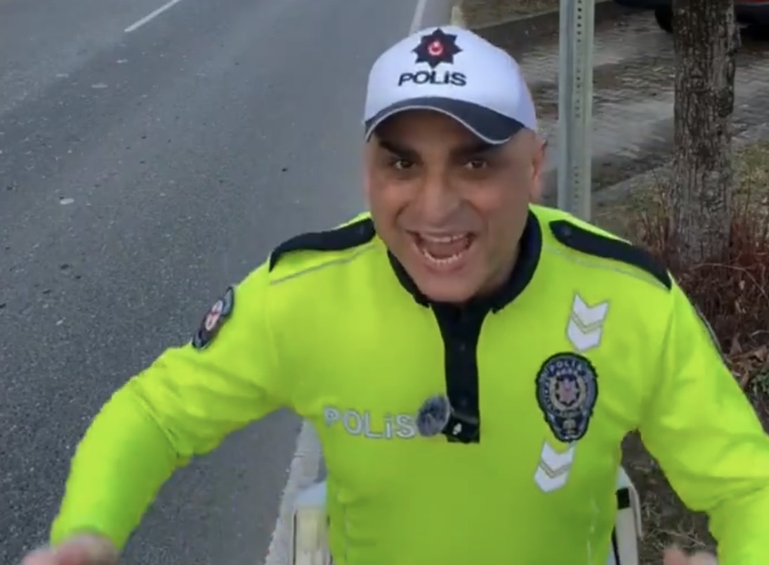 Sosyal Medyada Ünlenen Trafik Polisi Serkan Durmuş’a Disiplin Cezası