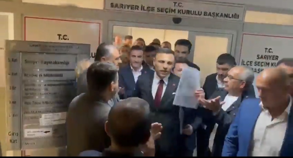 Chp İstanbul il Başkanı Özgür Çelik Mazbatasını Aldı